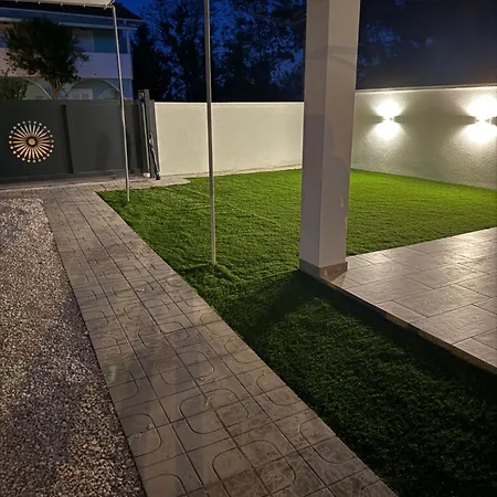 Luna Sabunike *