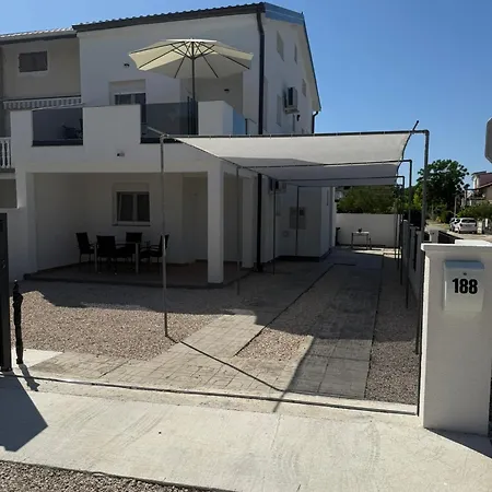 Daire Luna Sabunike Privlaka (Zadar)