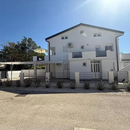 Luna Sabunike Daire Privlaka (Zadar)